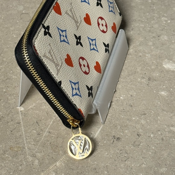 GAME-ON!!! Louis Vuitton White Wallet - Picture 4 of 7